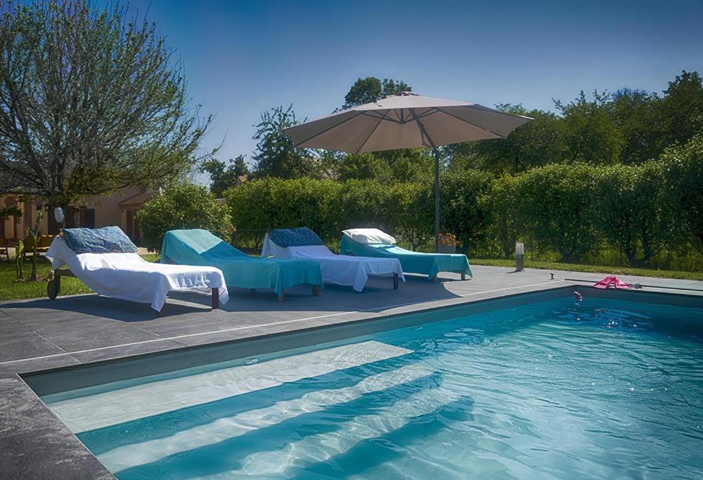 Bed and Breakfast Le Logis Du Regisseur Charny-Oree-de-Puisaye Exterior foto